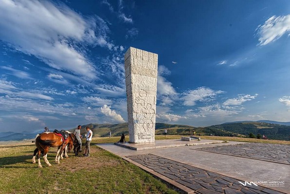 Spomenik Spomenik